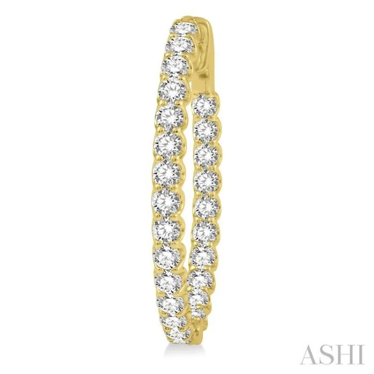 4 Ctw Round Cut Diamond In-Out Oval Shape Hoop Earrings in 14K Yellow Gold