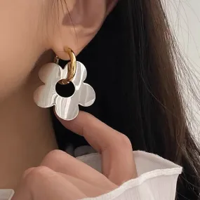 Daisy Hoop Earrings
