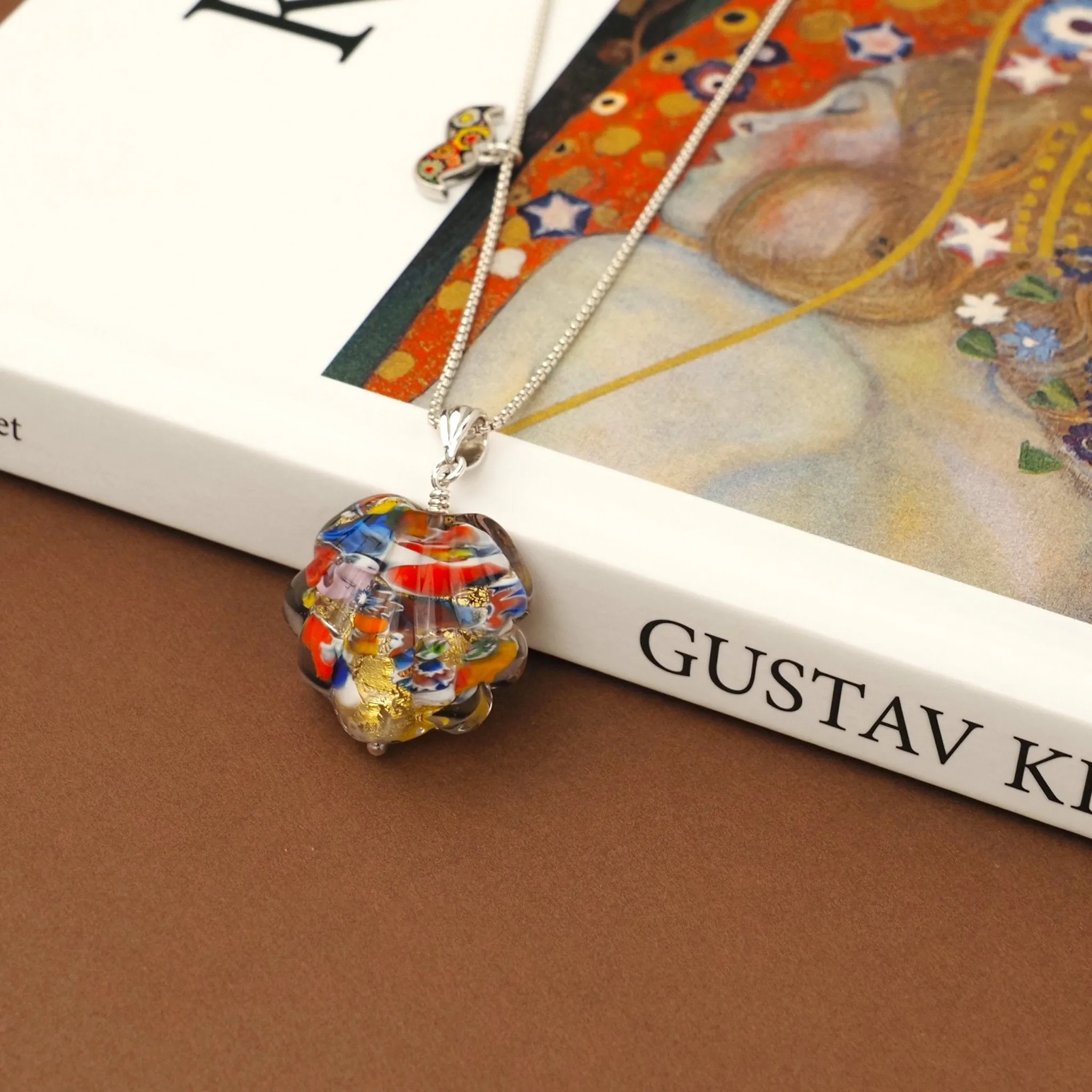 The Kiss Gold Shell Necklace