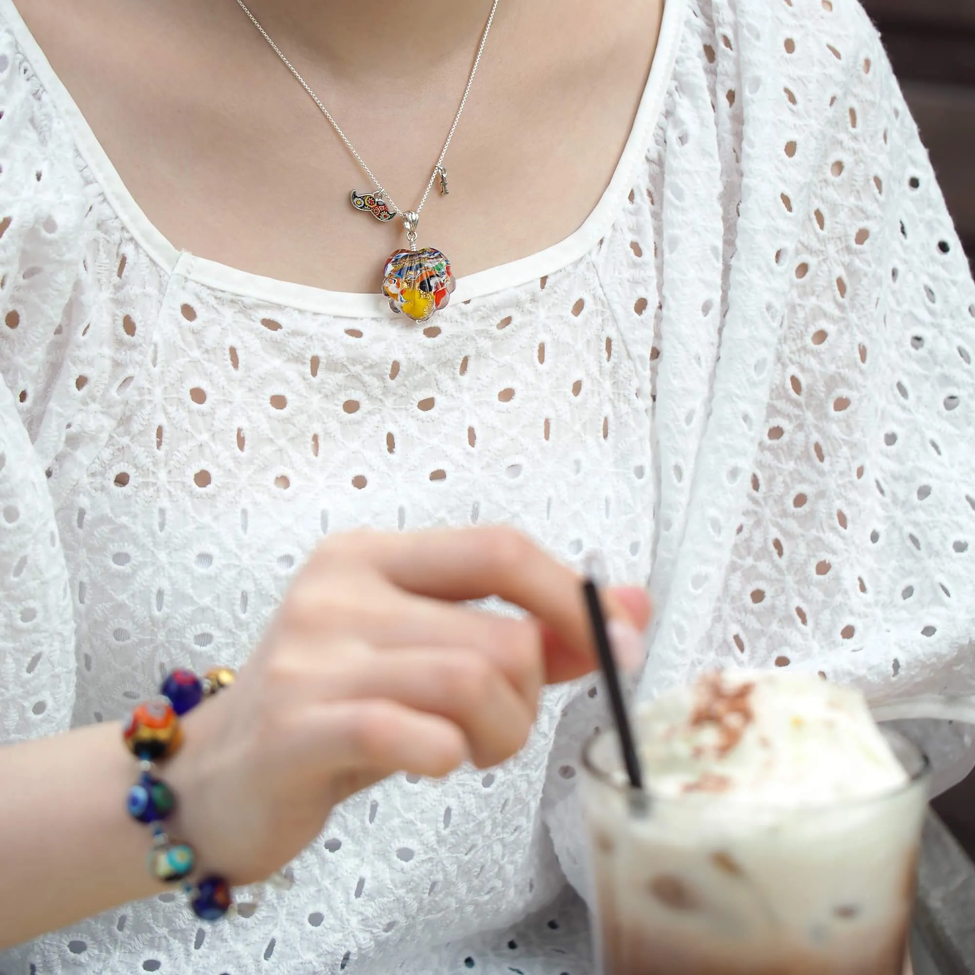 The Kiss Gold Shell Necklace