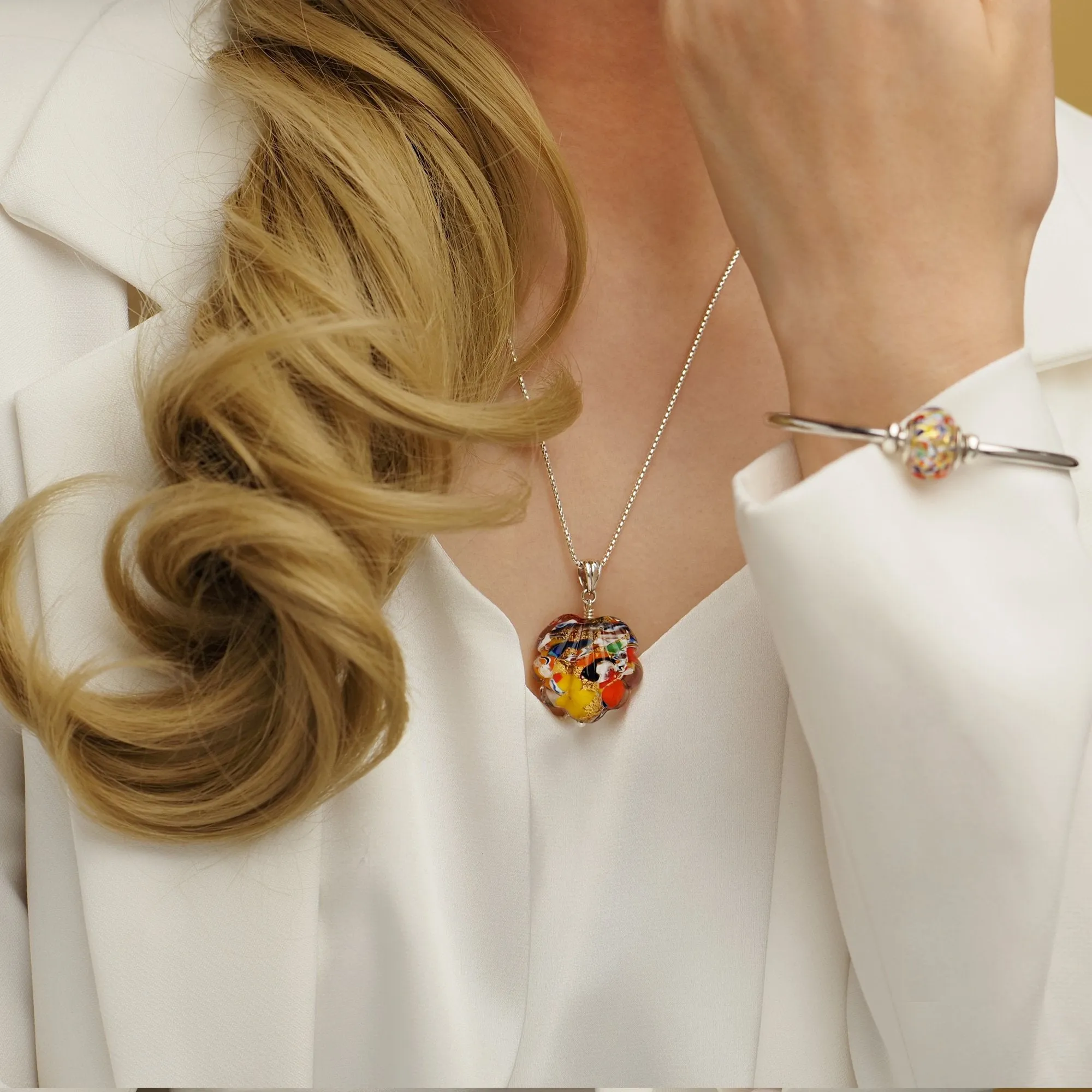 The Kiss Gold Shell Necklace
