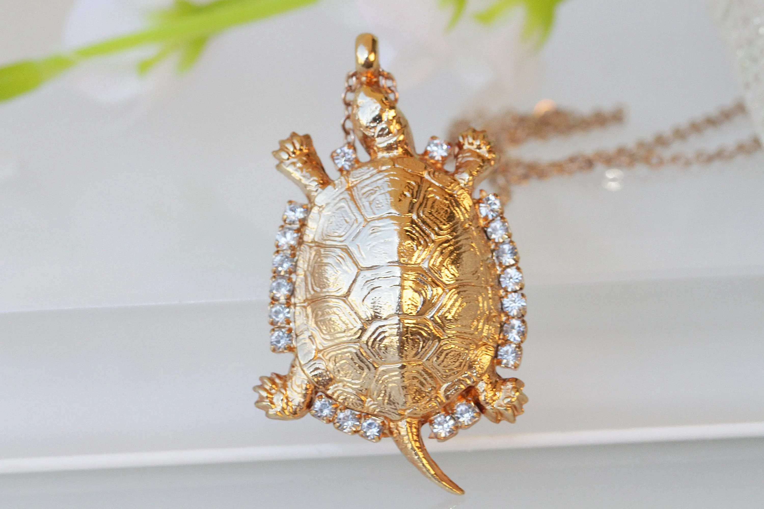 TURTLE NECKLACE